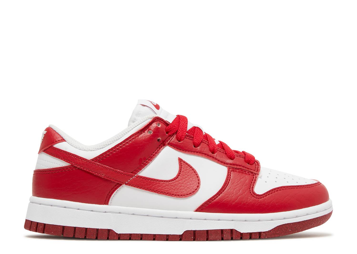 Nike sb dunk low red sale white